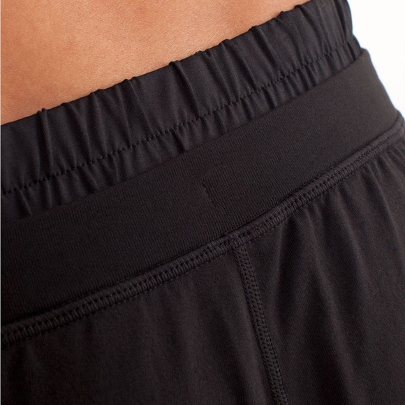 Lululemon Strength and Tone Shorts in Black. Size 4. Pristine Condition. - Picture 6 of 7